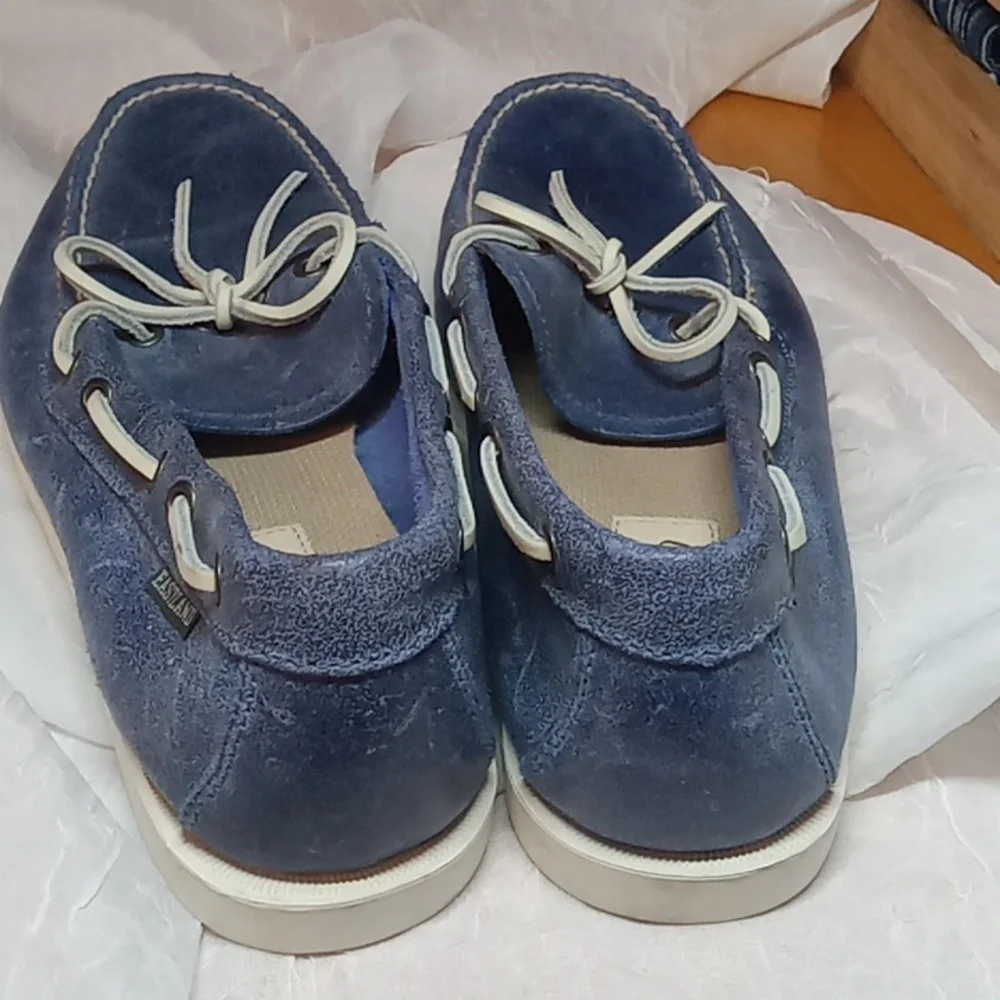 Eastland blue leather